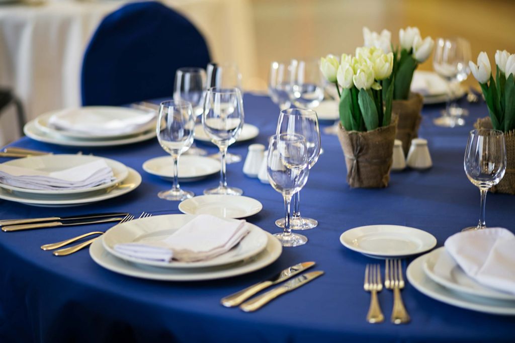 сервировка стола столовыми приборами сервировка стола столовыми приборами